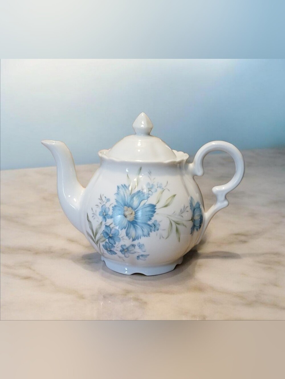 Inarco Japan Bachelor Button Four Cup Teapot
